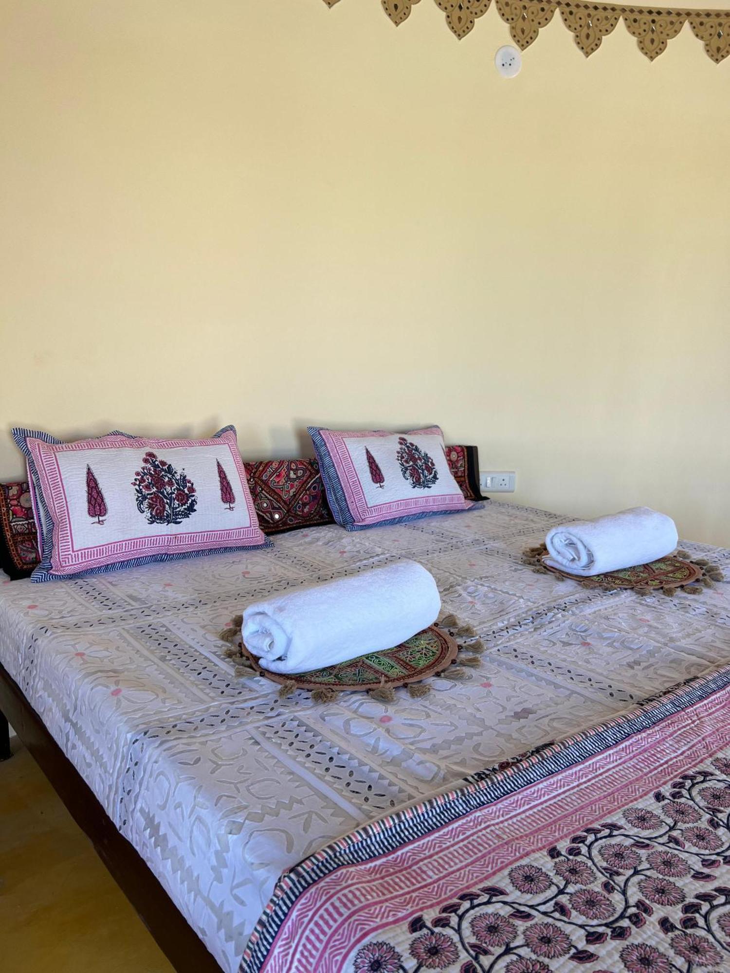 Rann Hellaro Homestay Bhuj Luaran gambar